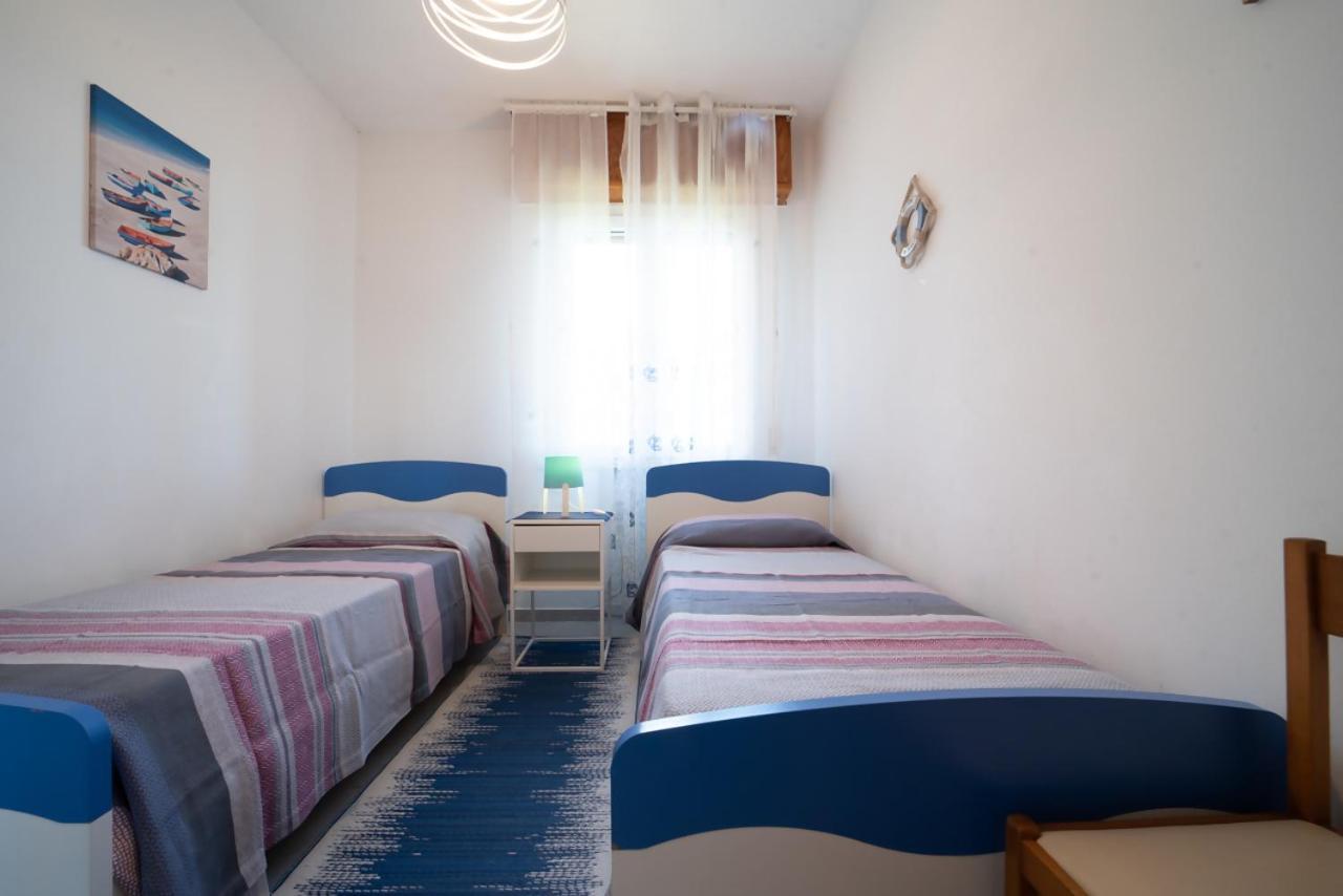 Azzurro Lido Adriano Vista Mare Villa Kültér fotó